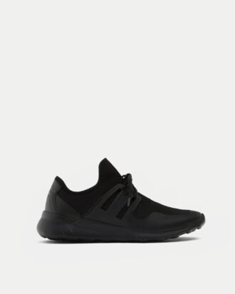 Sock sneakers with side pieces