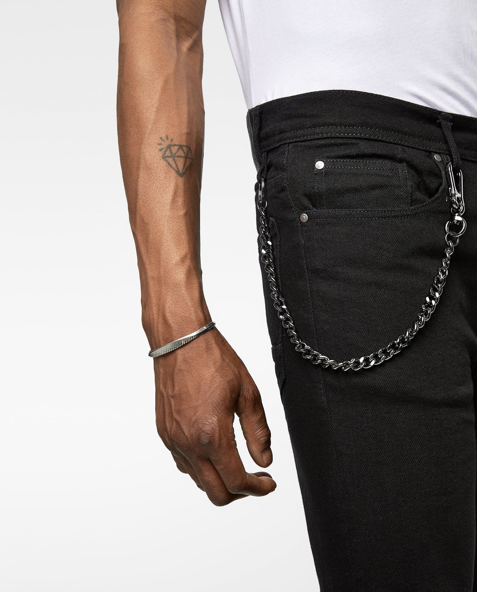 Carrot Fit Jeans With Chains - Image 3