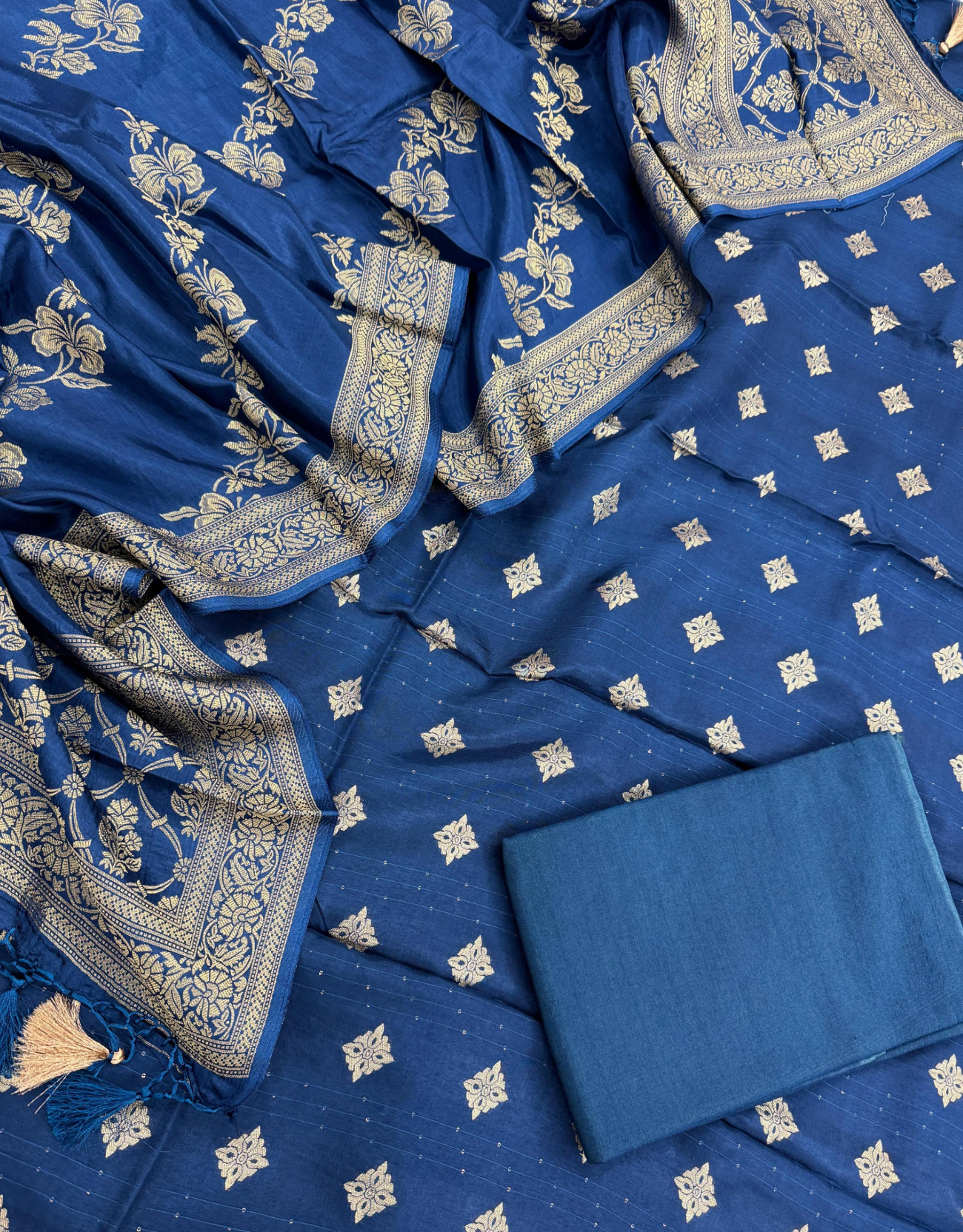Banarasi Crape suit - Image 4